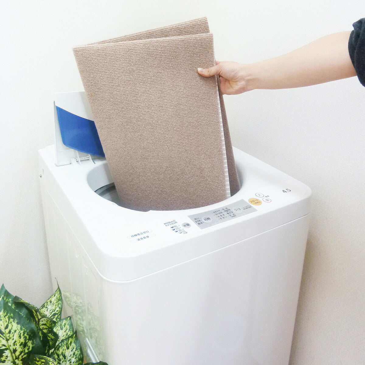 サンコー おくだけ吸着 ペット用トイレ下敷きマット ベージュ 撥水 防臭 洗濯可 タイルマット